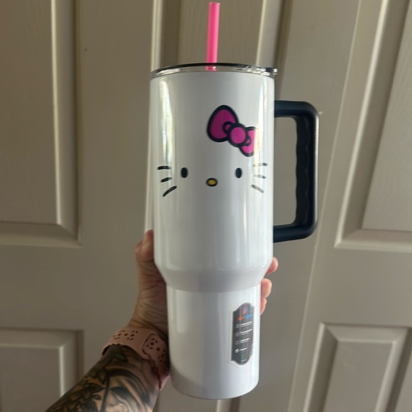 NEW Hello Kitty 40oz tumbler and straw white with pink bow - Picture 1 of 6